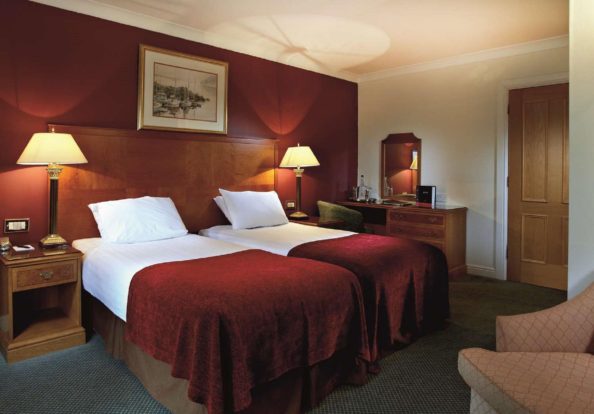 Macdonald Elmers Court Hotel Lymington Exteriör bild