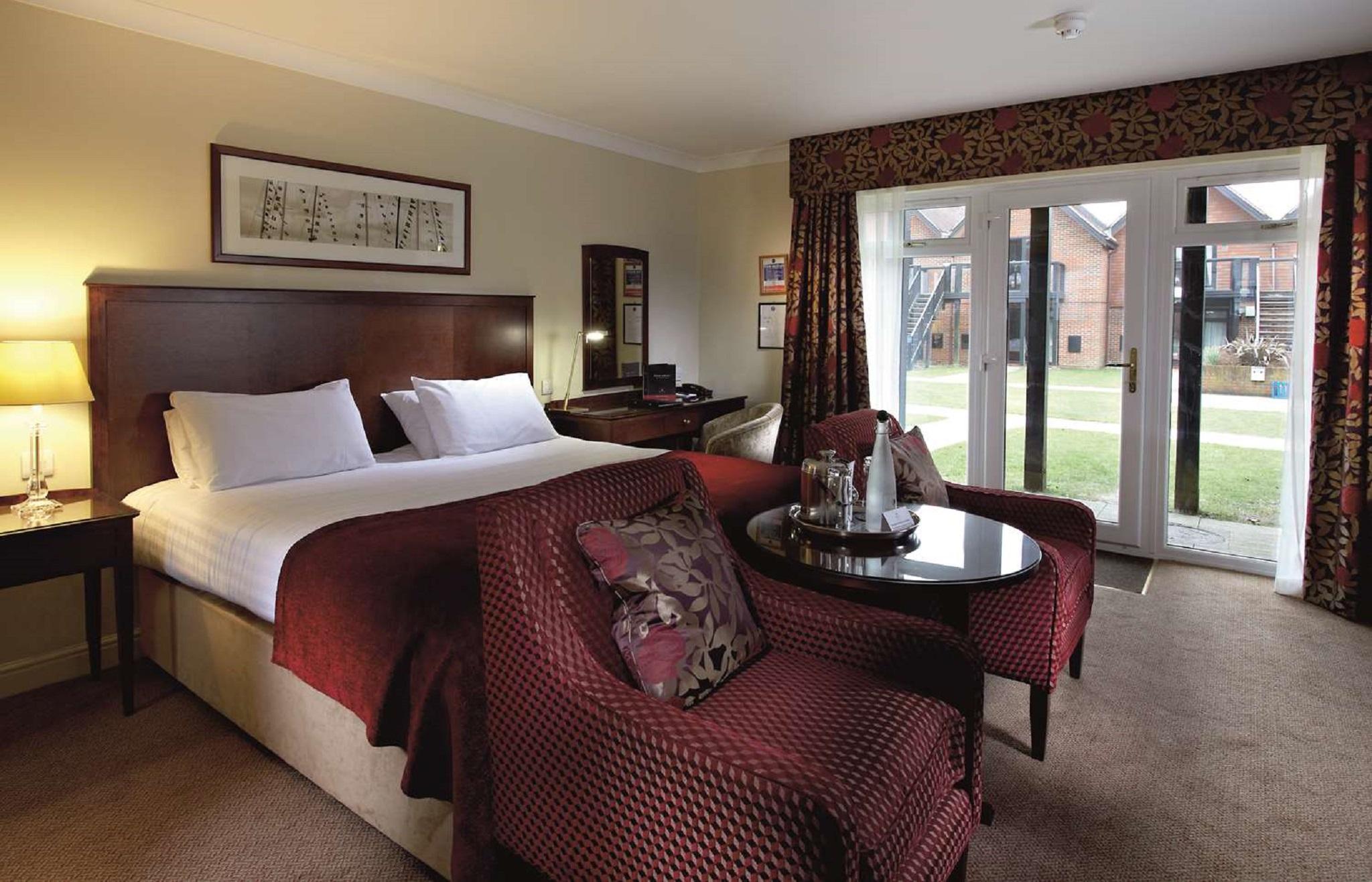 Macdonald Elmers Court Hotel Lymington Exteriör bild