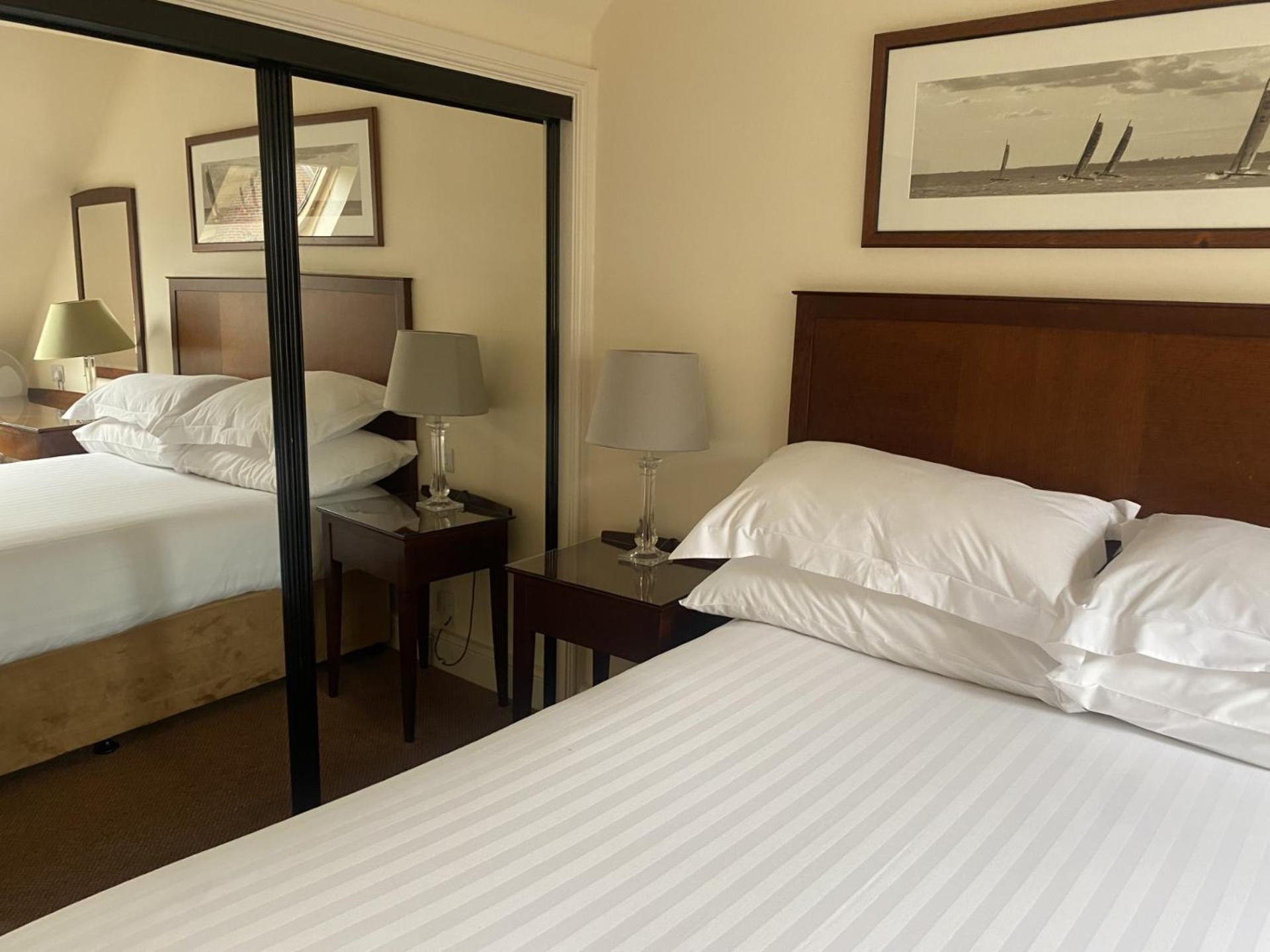 Macdonald Elmers Court Hotel Lymington Exteriör bild