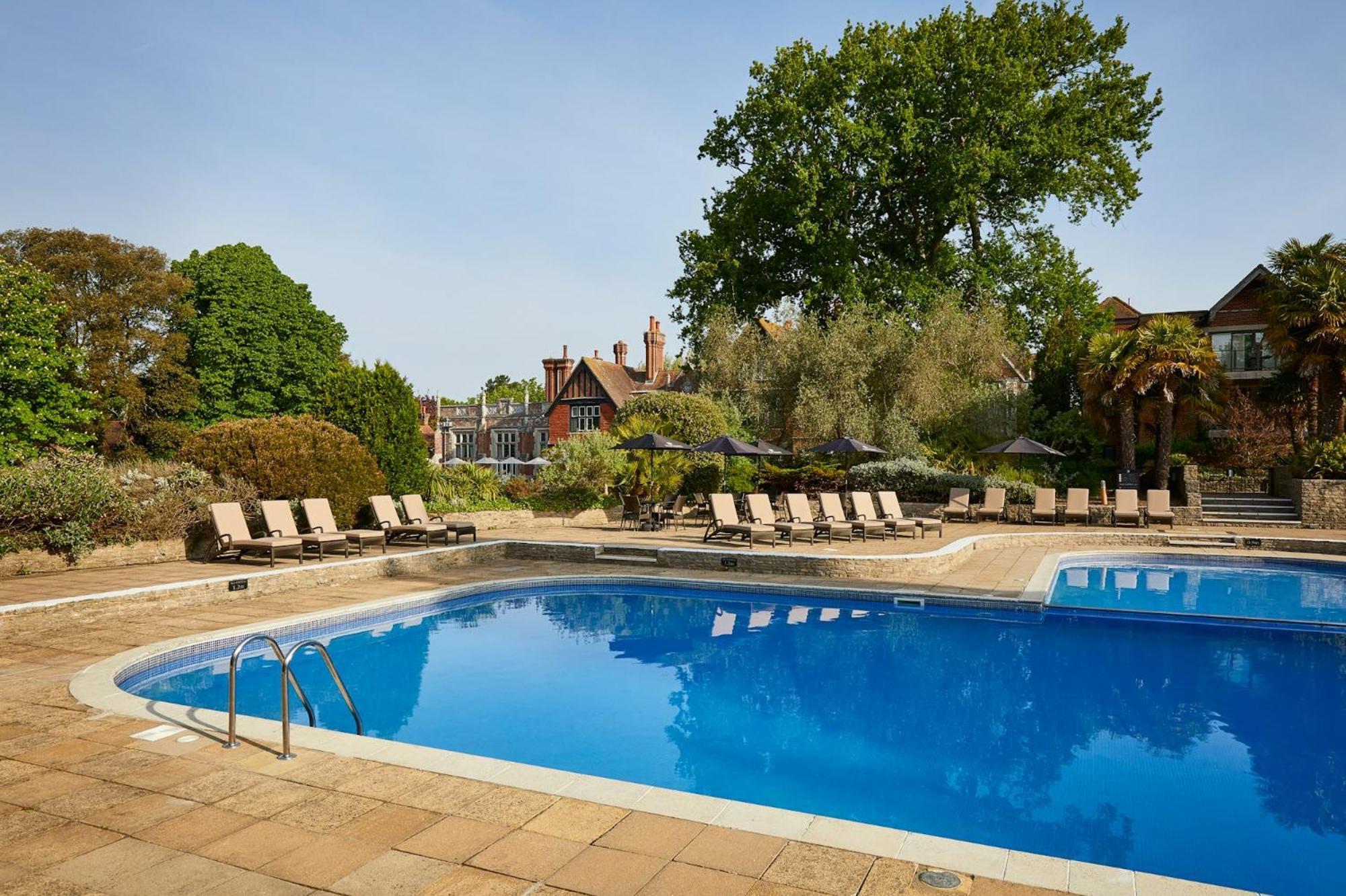 Macdonald Elmers Court Hotel Lymington Exteriör bild